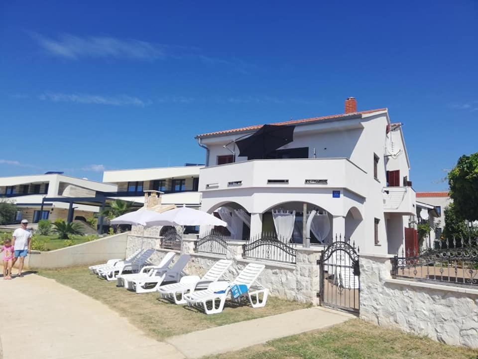 Apartments Hrestak Privlaka  Ngoại thất bức ảnh